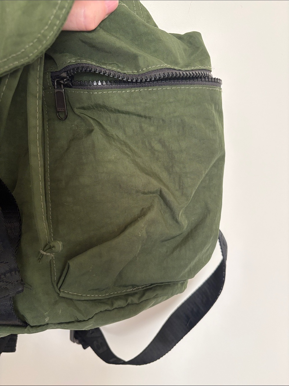 BAGGU Olive Green Nylon Drawstring Backpack with Black Straps - Picture 4 of 8